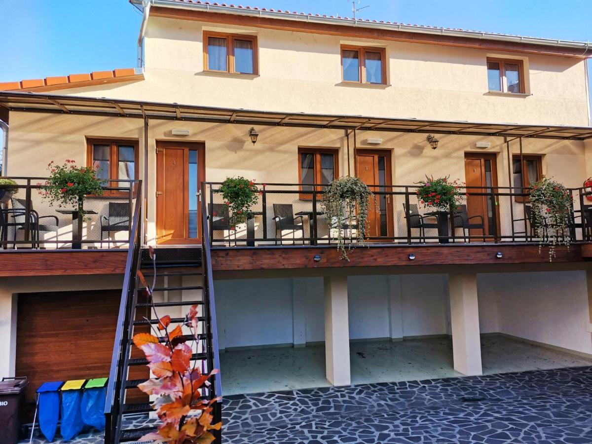 Apartmany Aranka Zatec  Exterior photo