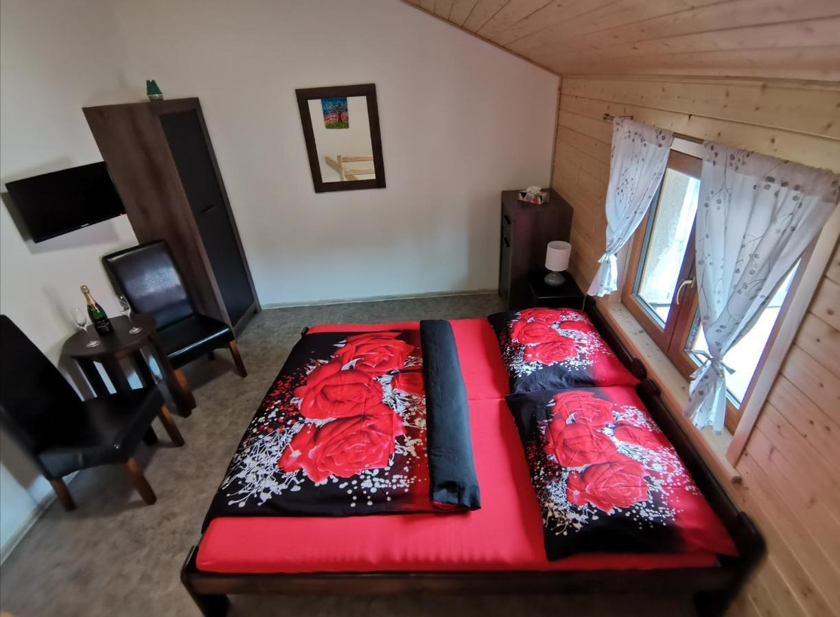 Apartmany Aranka Zatec  Exterior photo